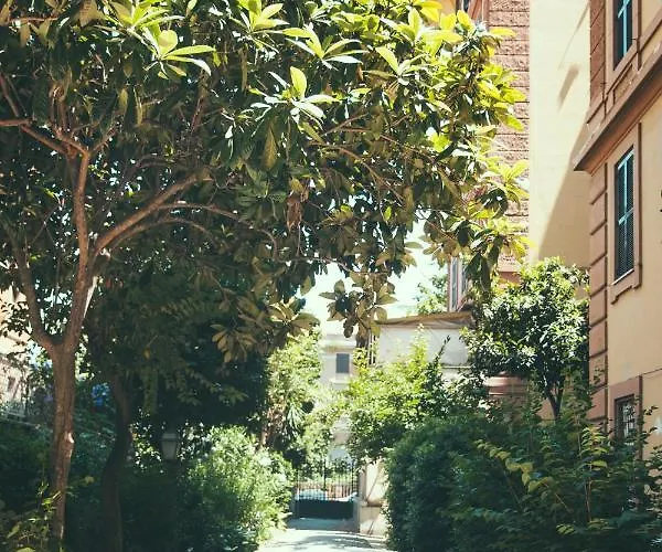 Lighthouse Trastevere 게스트하우스 4*